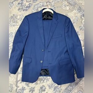 Worn a couple of times European slim Fit